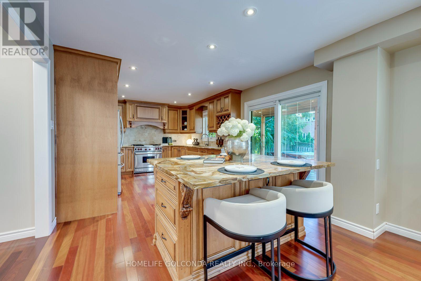 2152 Munn's Avenue, Oakville (ro River Oaks), Ontario