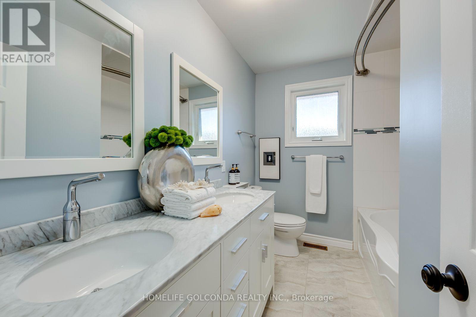 2152 Munn's Avenue, Oakville (ro River Oaks), Ontario