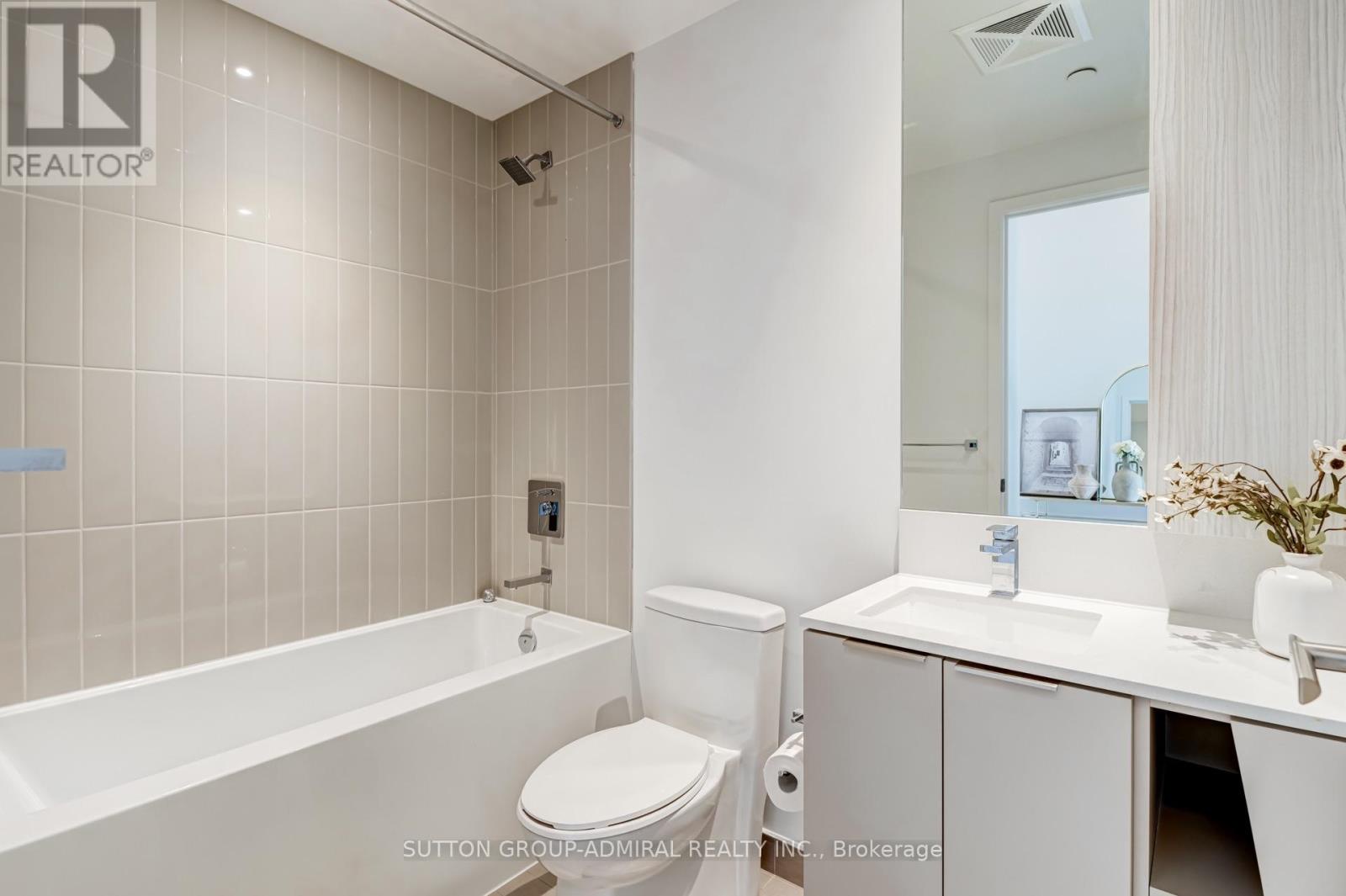 2401 - 3900 Confederation Parkway, Mississauga (city Centre), Ontario