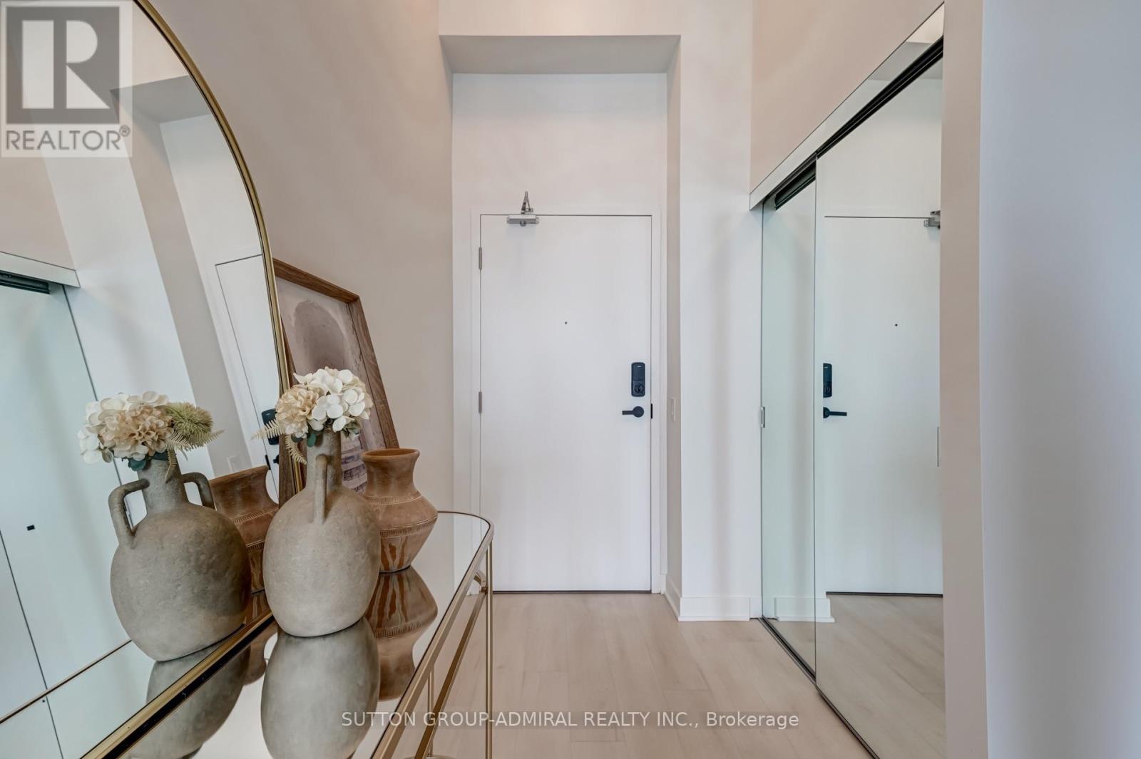 2401 - 3900 Confederation Parkway, Mississauga (city Centre), Ontario