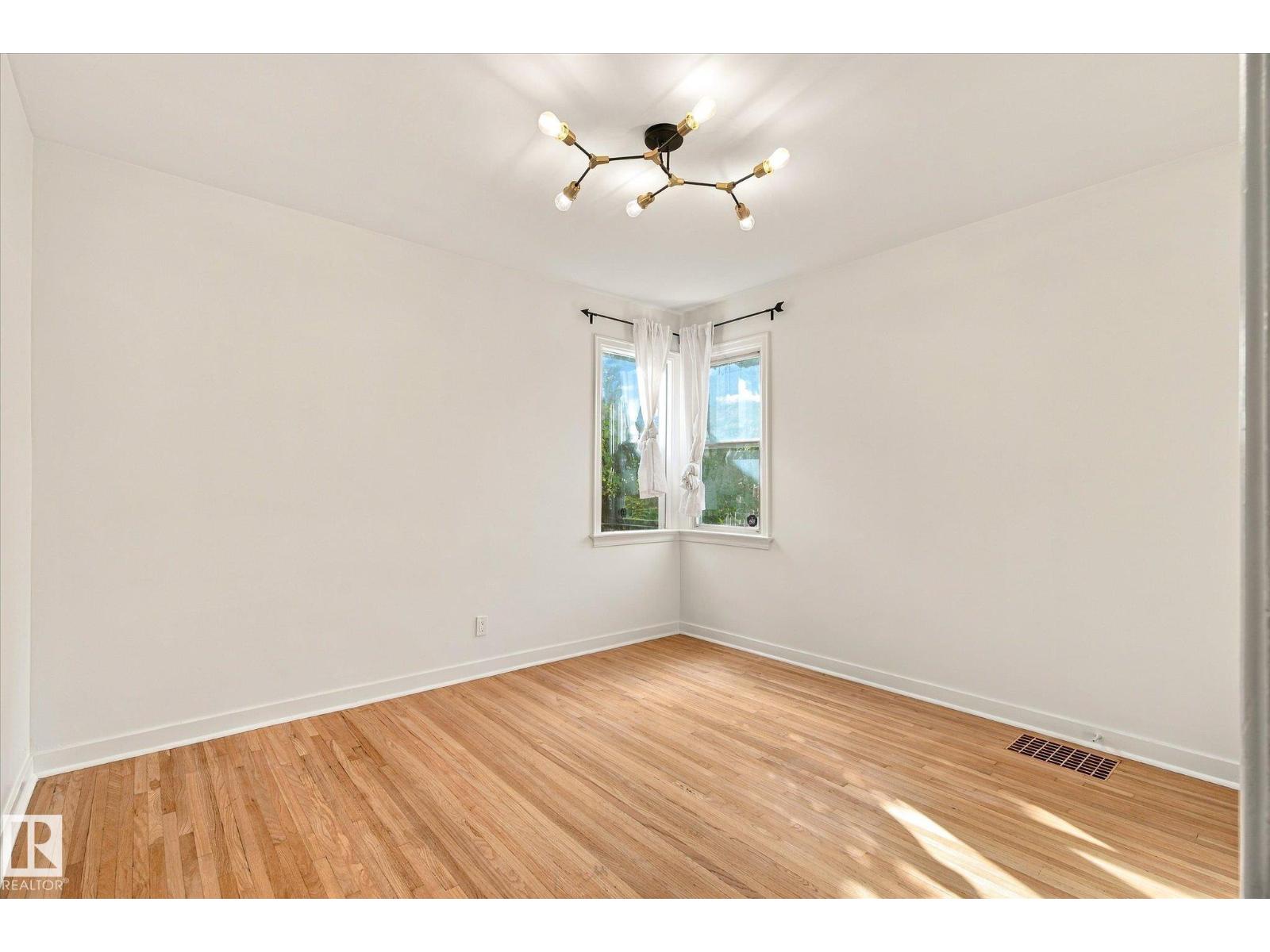 11718 129 St Nw, Edmonton, Alberta