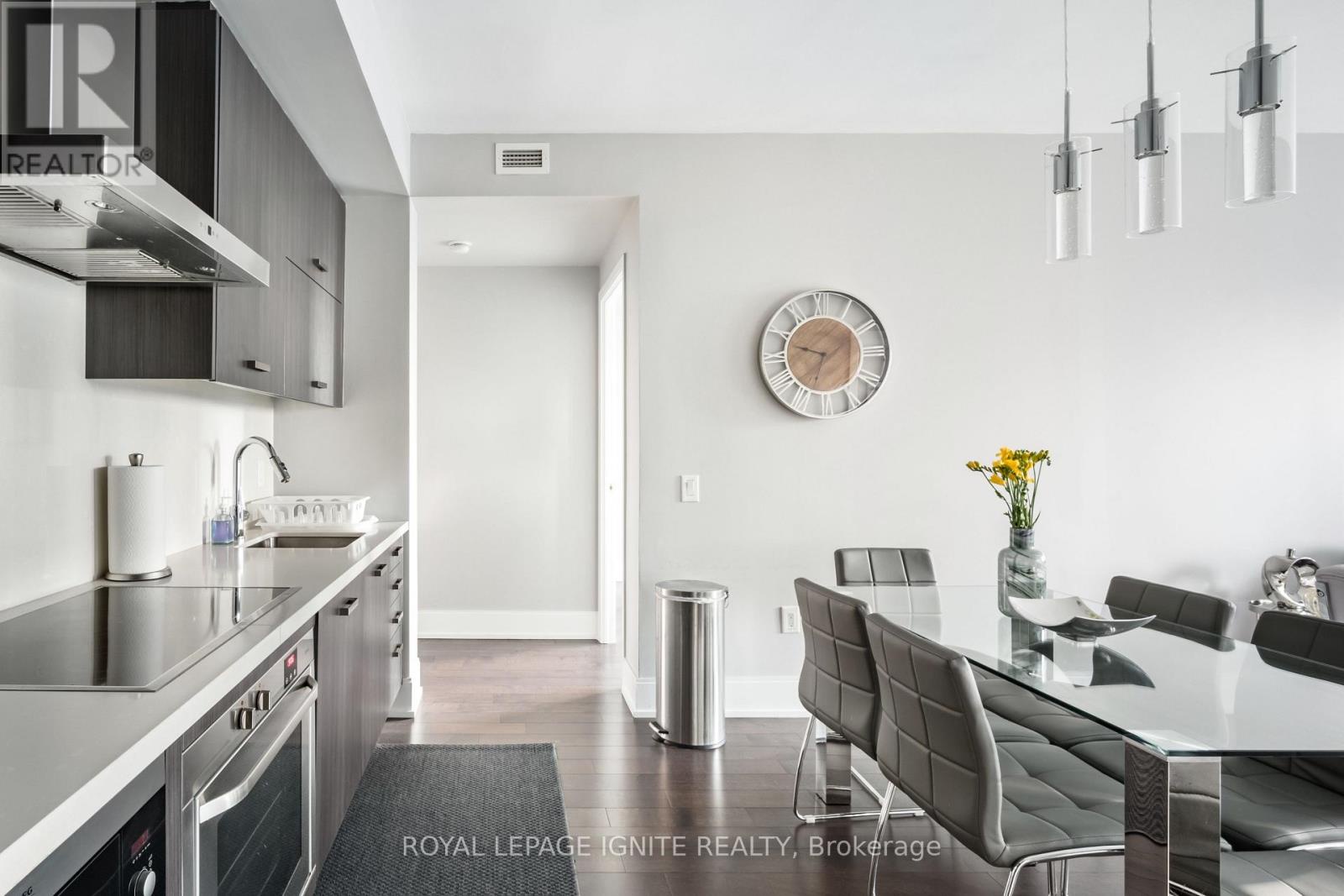 828 - 560 Front Street W, Toronto (waterfront Communities), Ontario