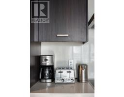 828 - 560 FRONT STREET W
