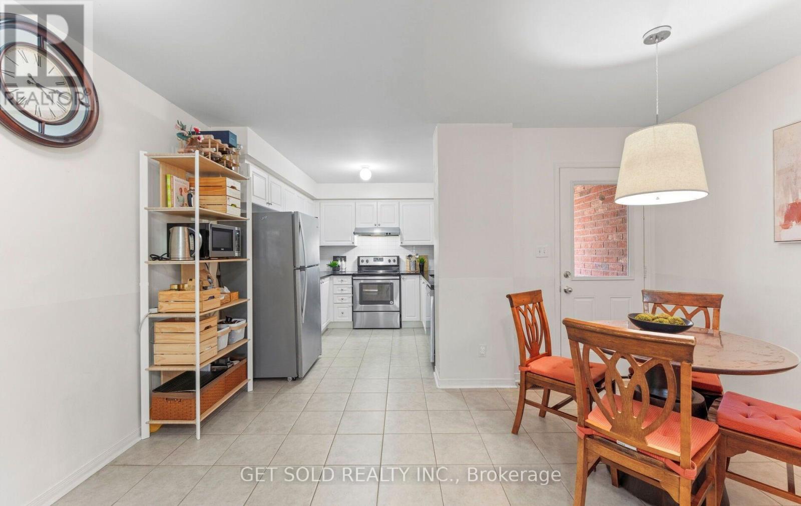 33 Sergio Marchi Street, Toronto (downsview-roding-cfb), Ontario