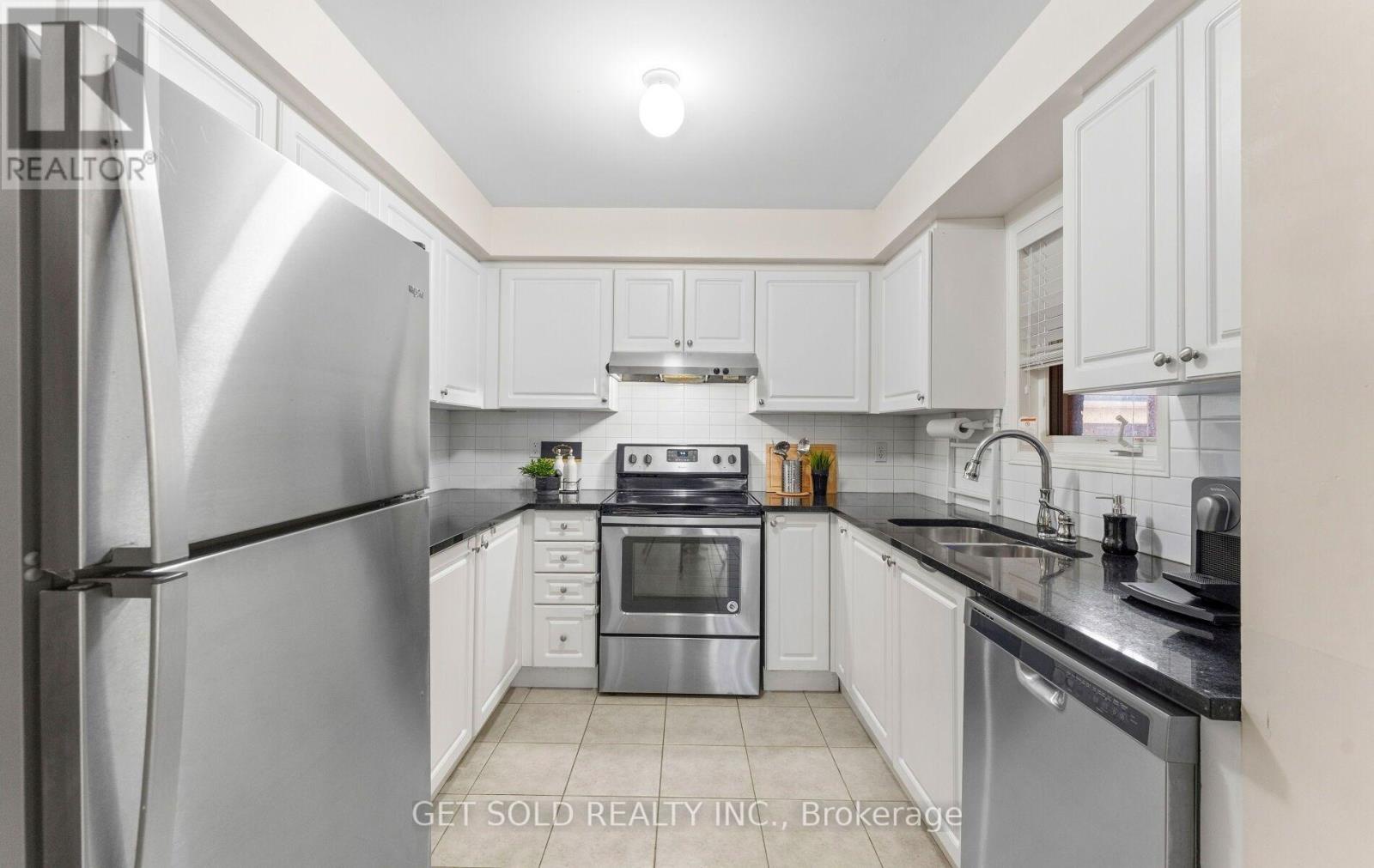 33 Sergio Marchi Street, Toronto (downsview-roding-cfb), Ontario