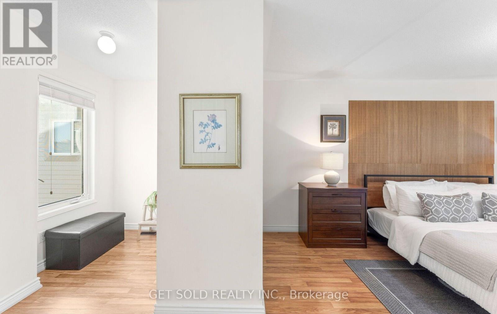 33 Sergio Marchi Street, Toronto (downsview-roding-cfb), Ontario
