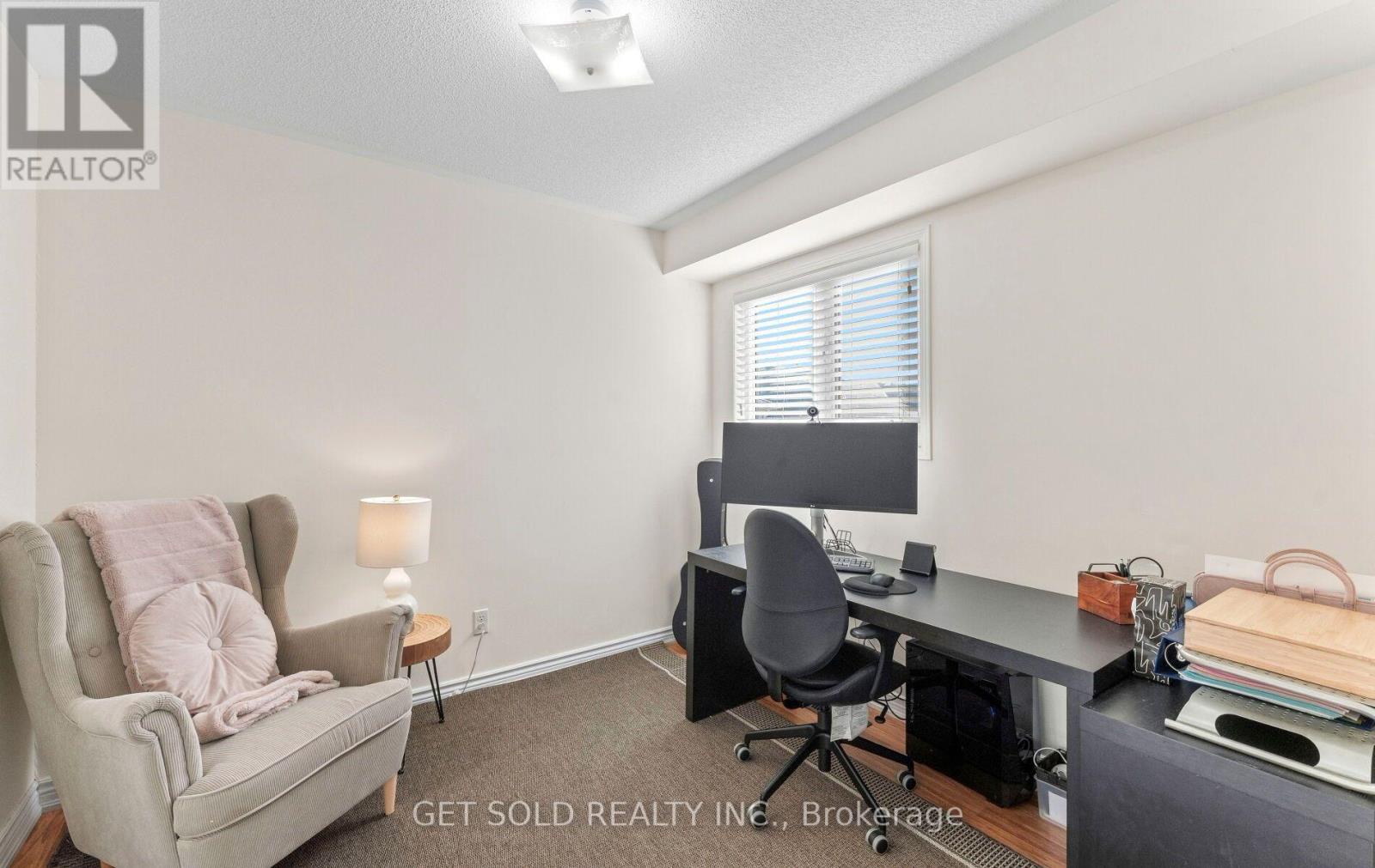 33 Sergio Marchi Street, Toronto (downsview-roding-cfb), Ontario