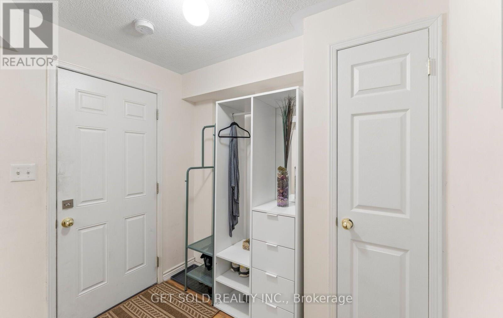 33 Sergio Marchi Street, Toronto (downsview-roding-cfb), Ontario