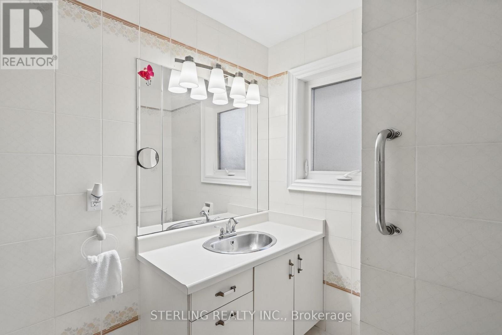 27 Oakmeadow Boulevard, Toronto (morningside), Ontario