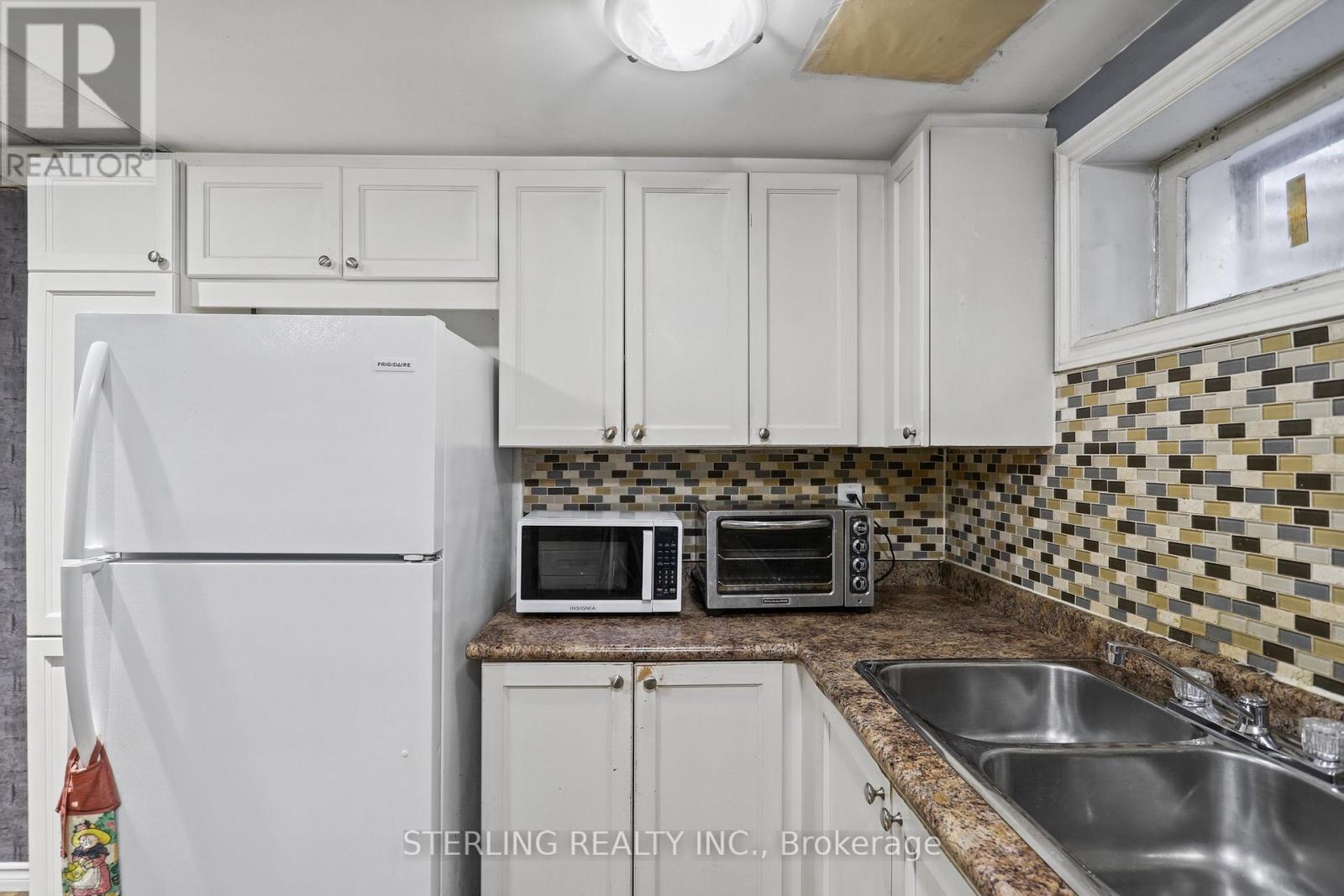 27 Oakmeadow Boulevard, Toronto (morningside), Ontario