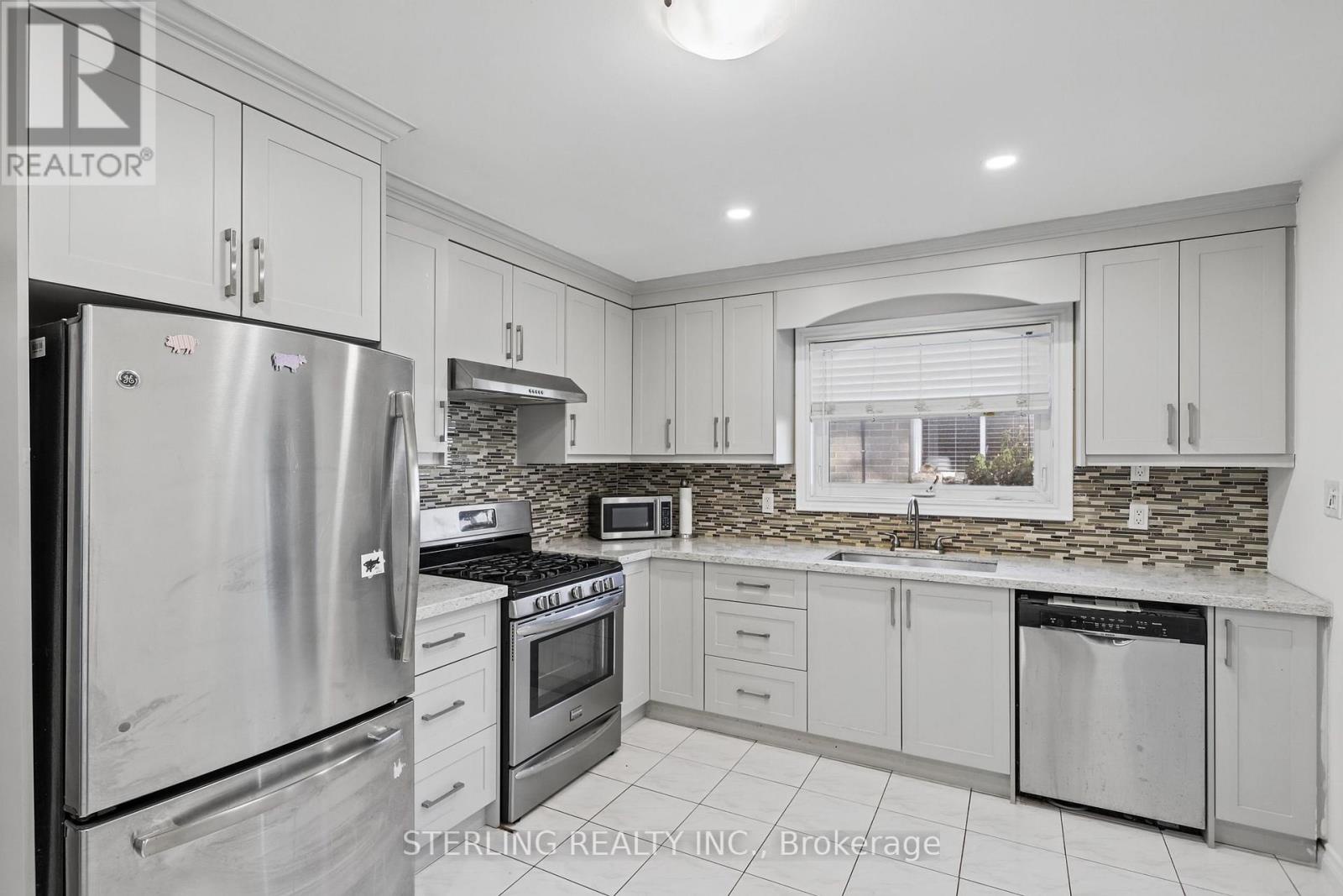 27 Oakmeadow Boulevard, Toronto (morningside), Ontario