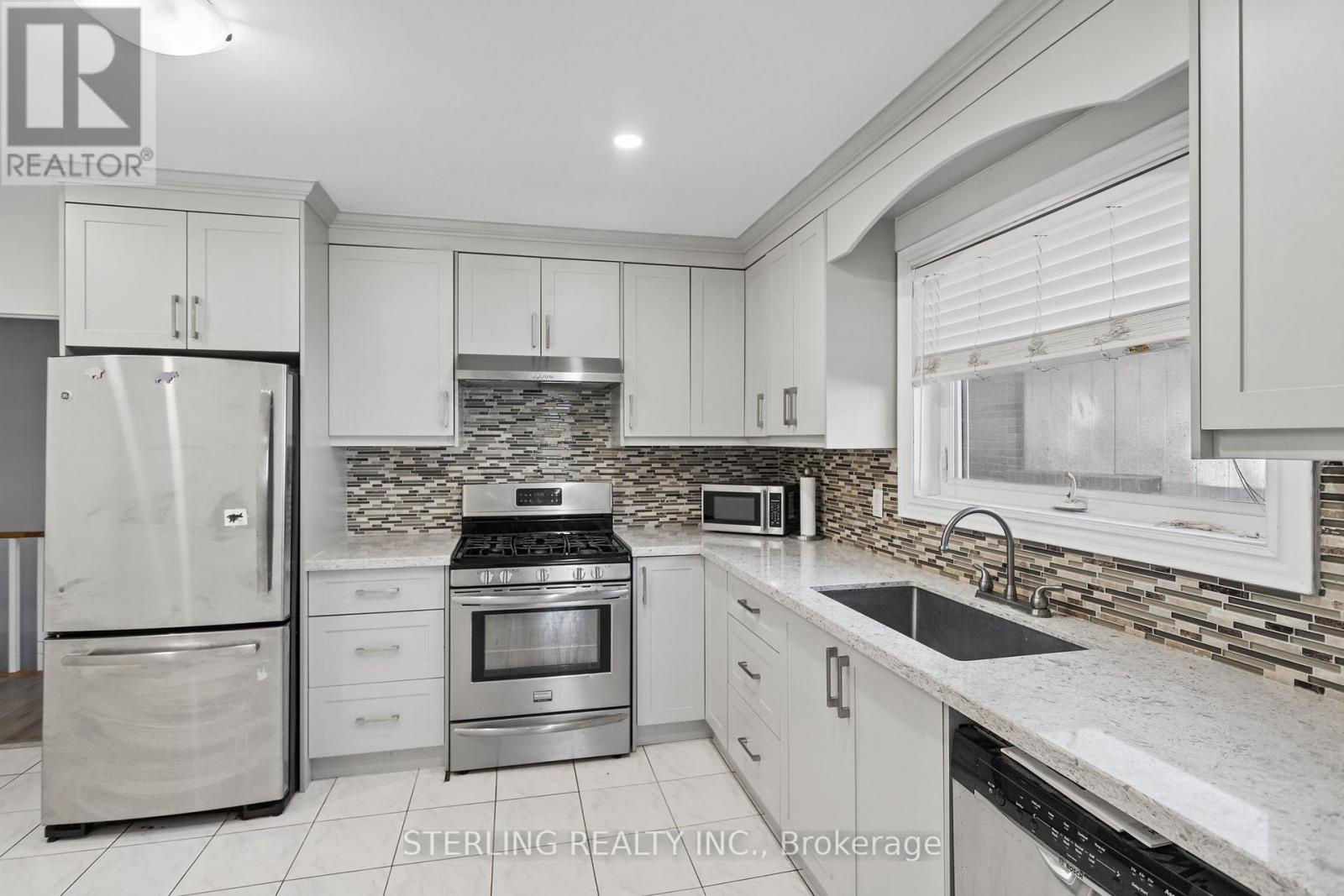 27 Oakmeadow Boulevard, Toronto (morningside), Ontario
