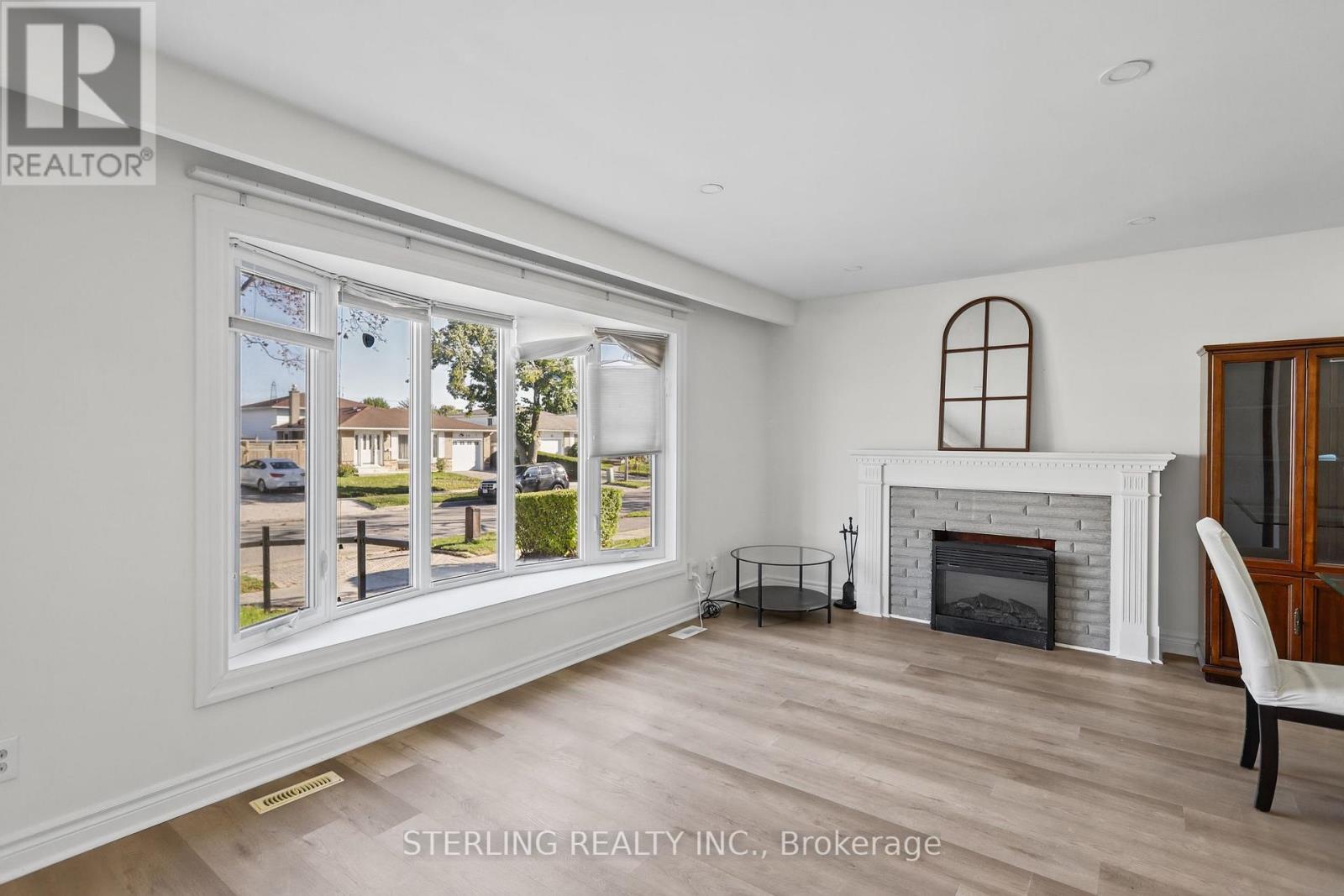 27 Oakmeadow Boulevard, Toronto (morningside), Ontario