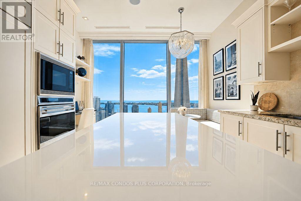 2705 - 183 Wellington Street W, Toronto (waterfront Communities), Ontario