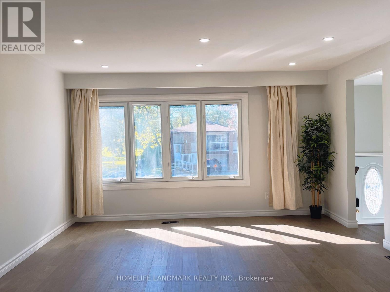 6 Snowhill Crescent, Toronto (agincourt South-malvern West), Ontario
