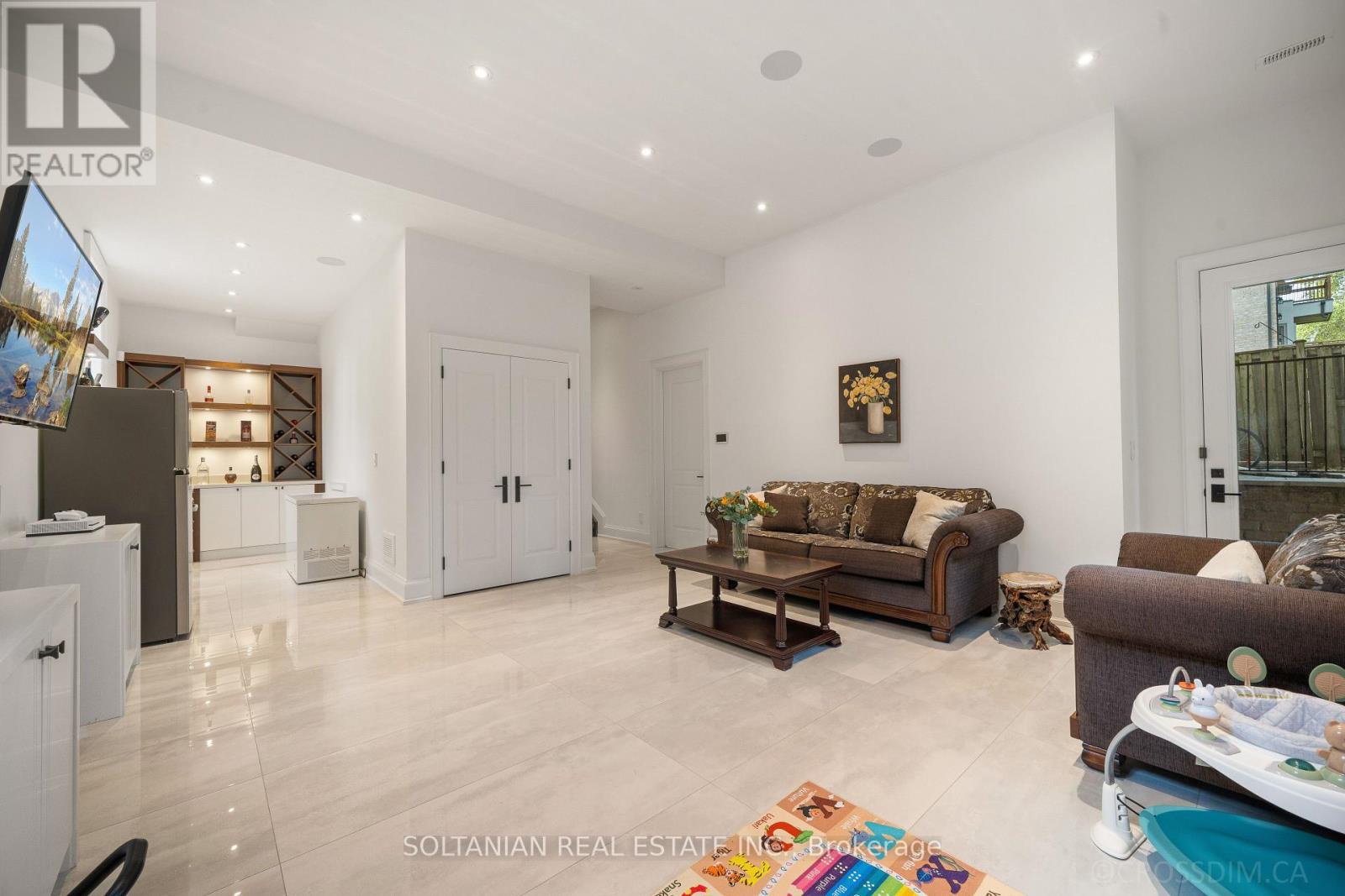 15 Calvin Avenue, Toronto (willowdale East), Ontario