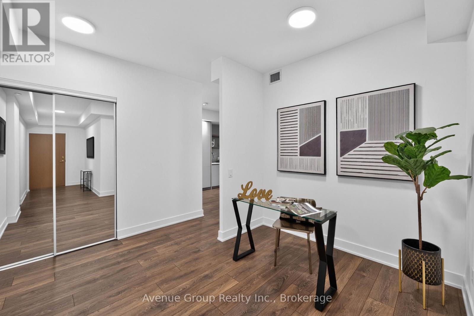 202 - 1285 Queen Street E, Toronto (greenwood-coxwell), Ontario