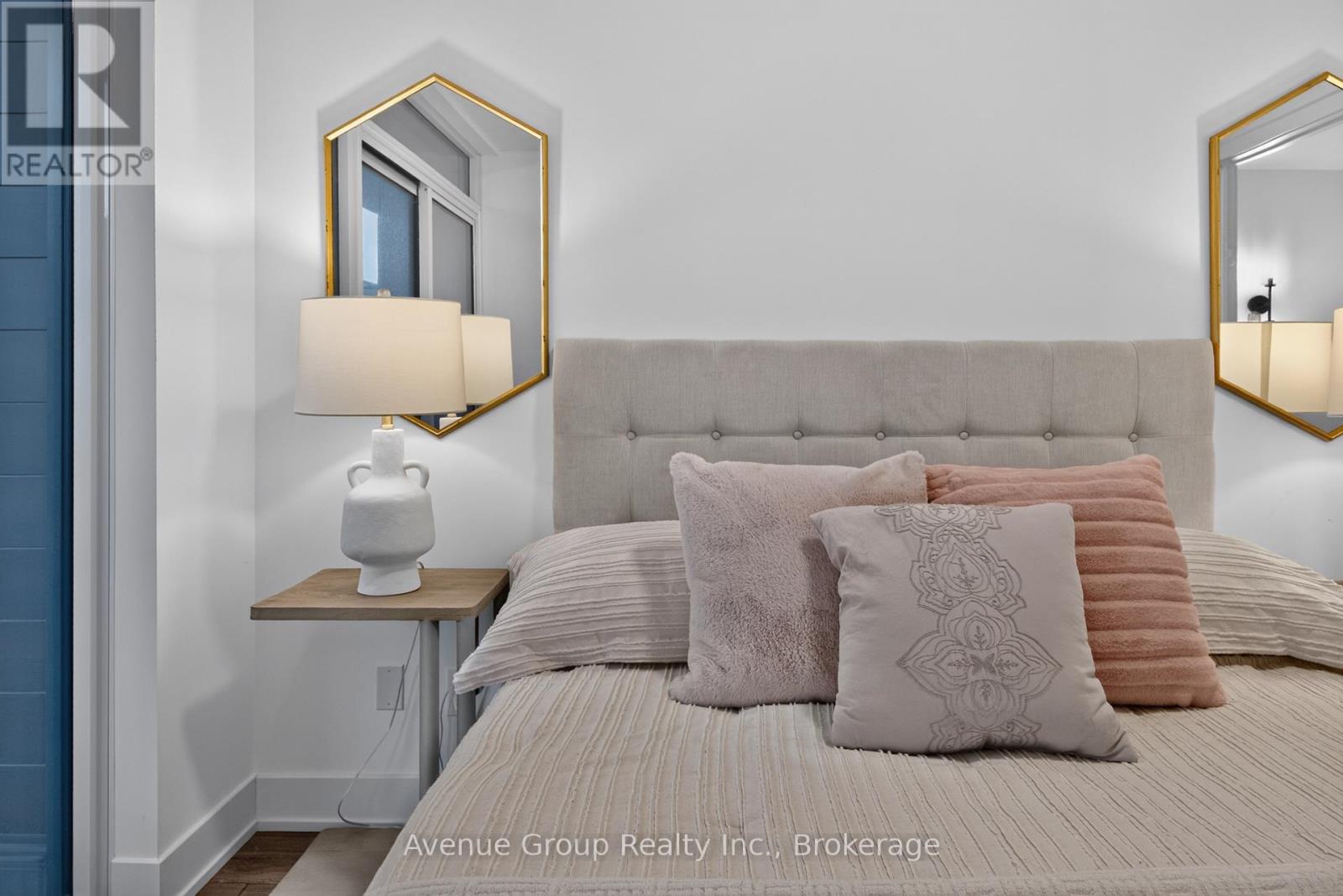 202 - 1285 Queen Street E, Toronto (greenwood-coxwell), Ontario