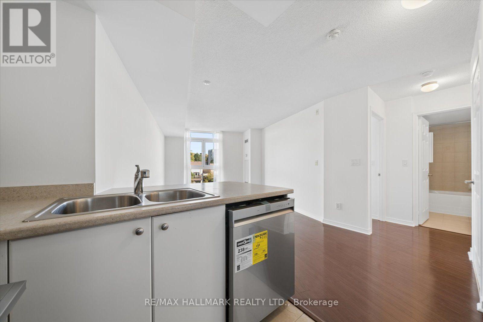 915 - 18 Valley Woods Road, Toronto (parkwoods-donalda), Ontario