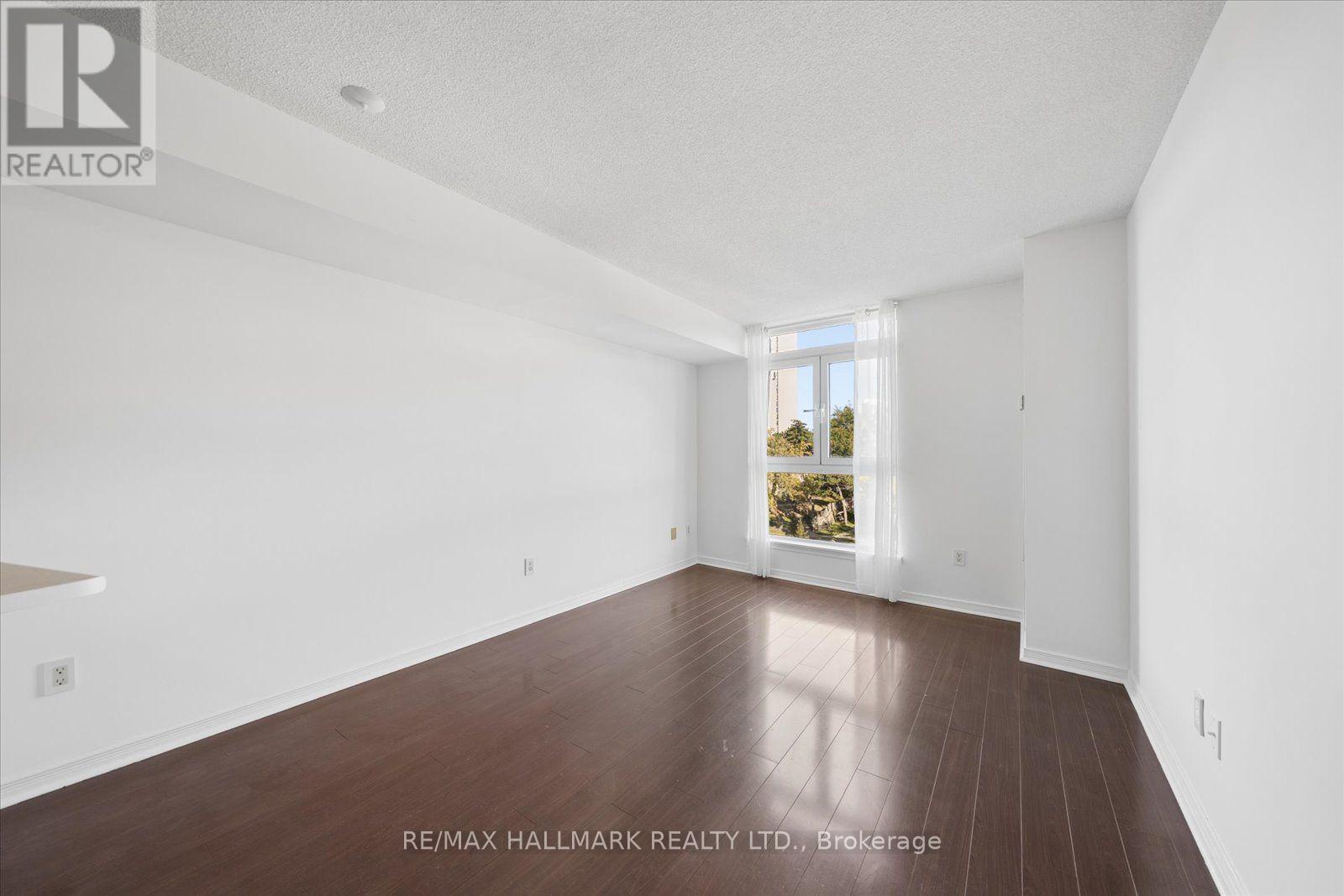 915 - 18 Valley Woods Road, Toronto (parkwoods-donalda), Ontario