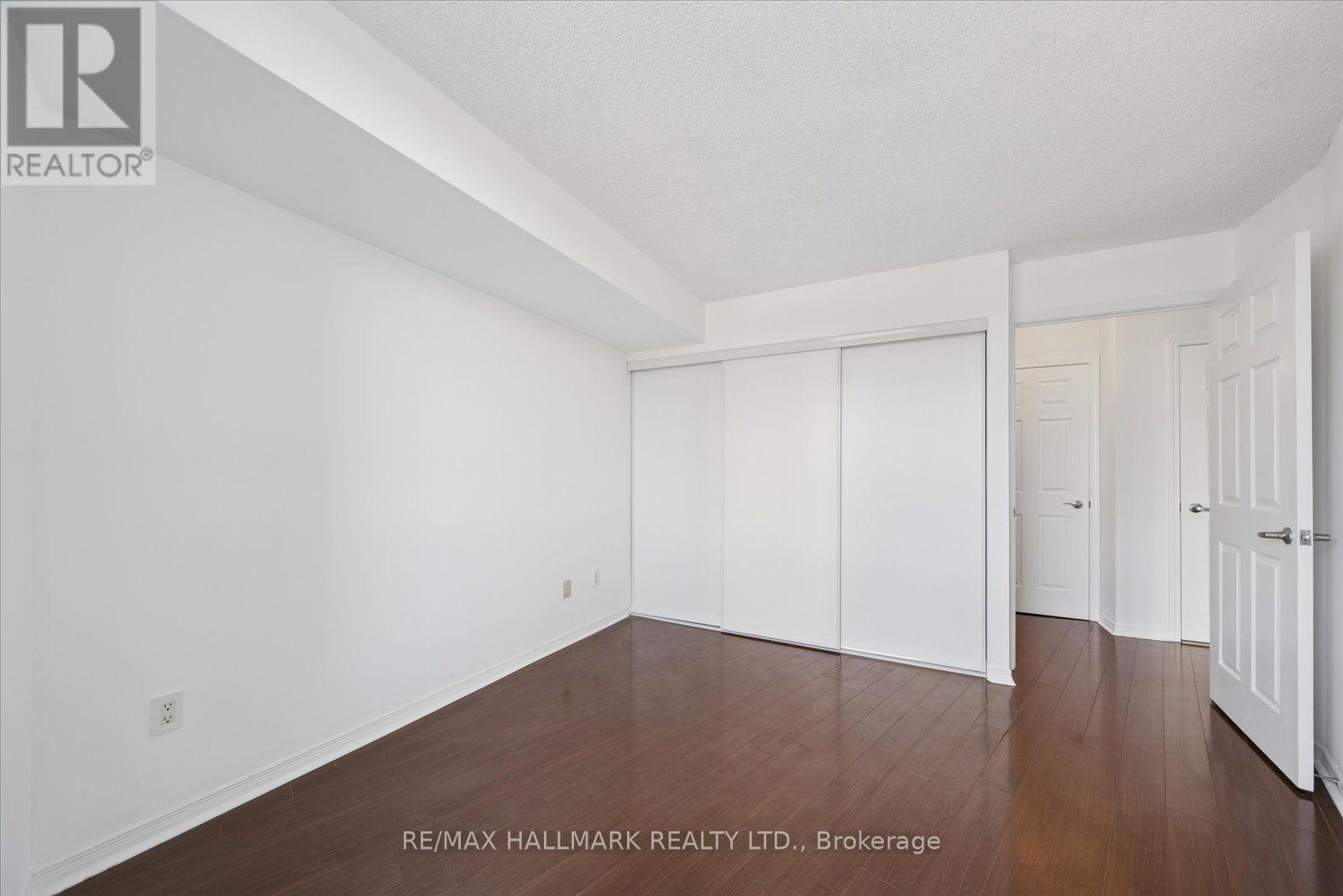 915 - 18 Valley Woods Road, Toronto (parkwoods-donalda), Ontario