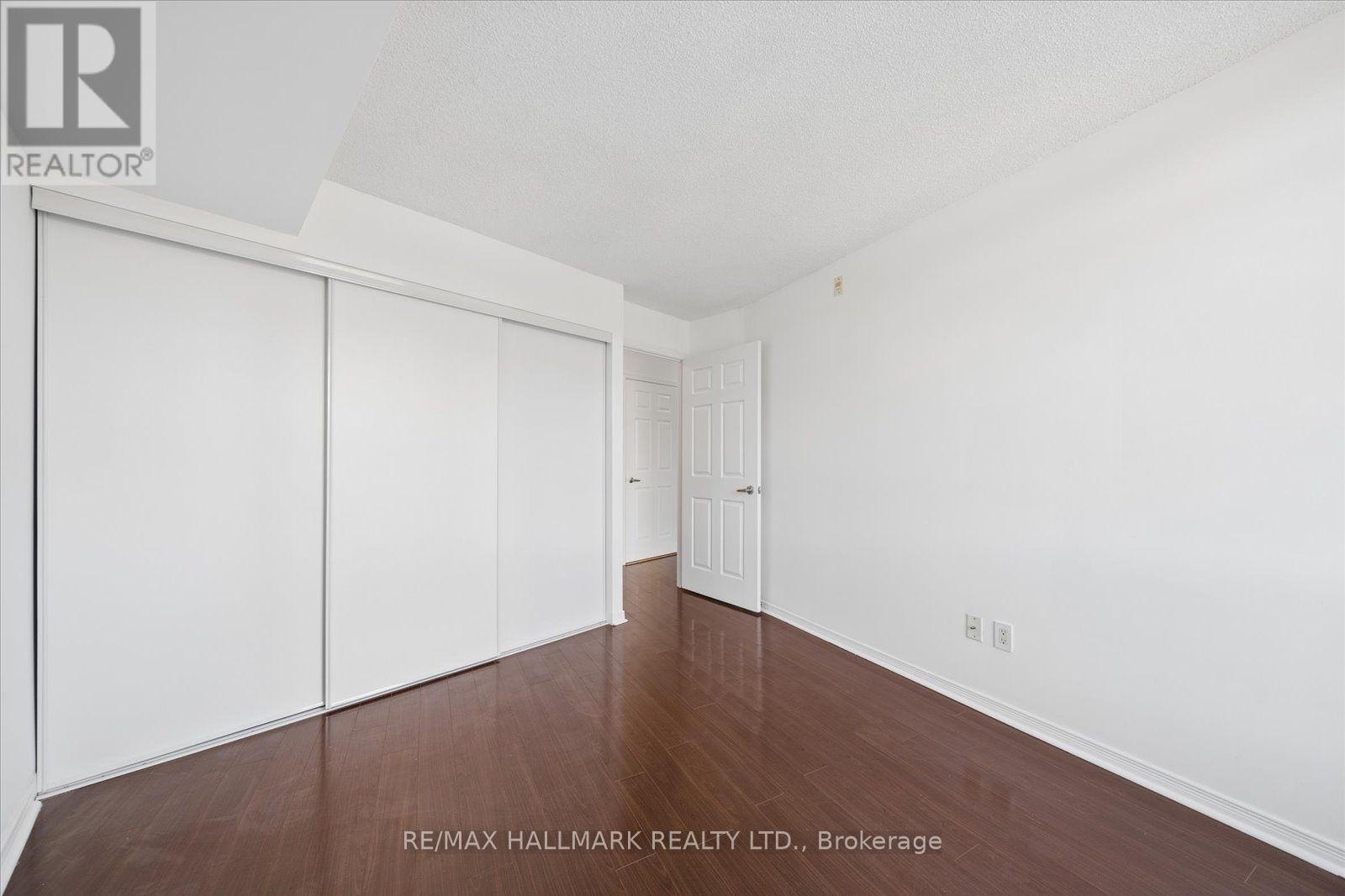 915 - 18 Valley Woods Road, Toronto (parkwoods-donalda), Ontario