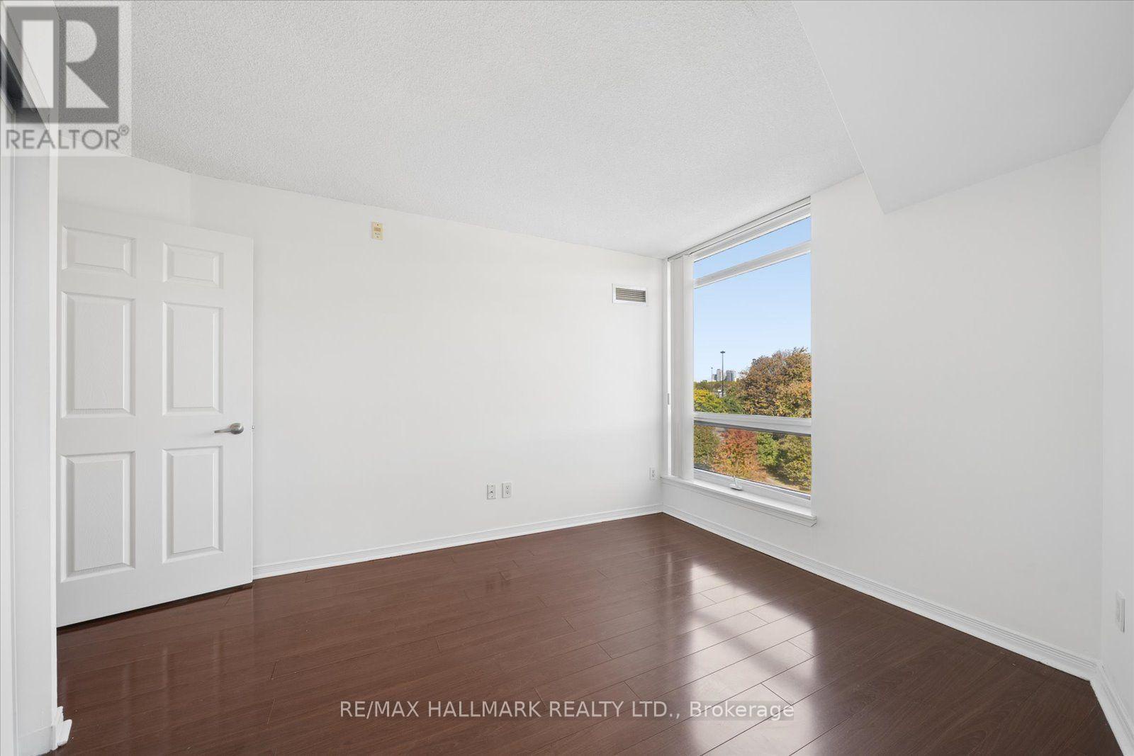 915 - 18 Valley Woods Road, Toronto (parkwoods-donalda), Ontario