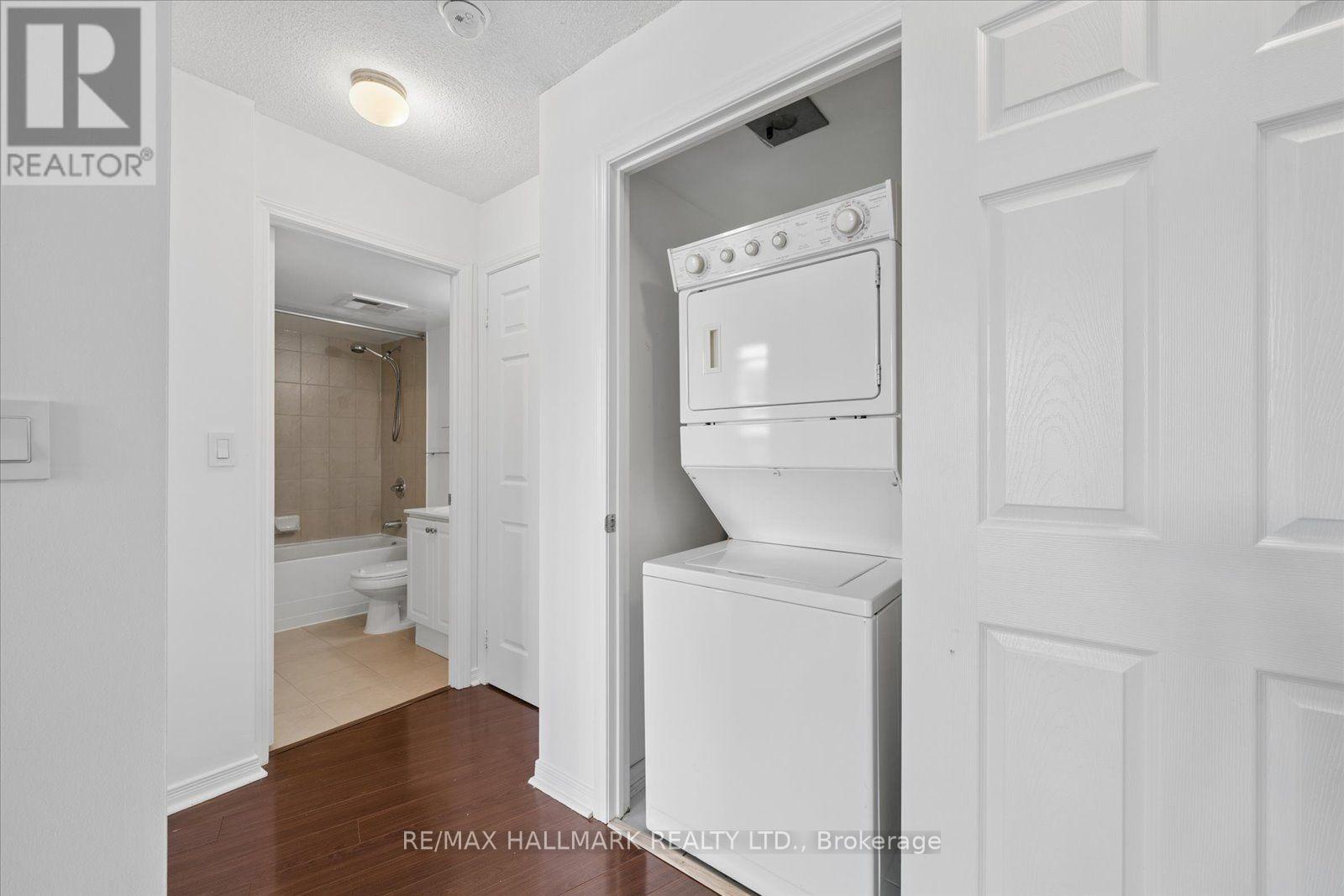 915 - 18 Valley Woods Road, Toronto (parkwoods-donalda), Ontario