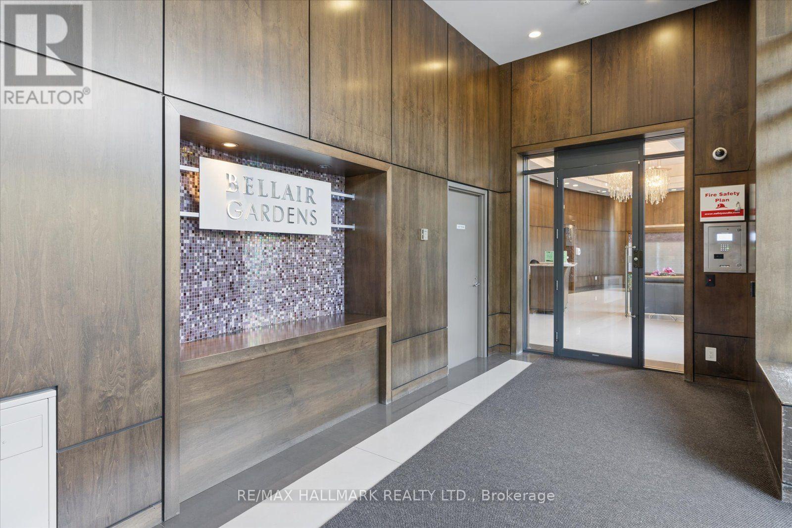 915 - 18 Valley Woods Road, Toronto (parkwoods-donalda), Ontario