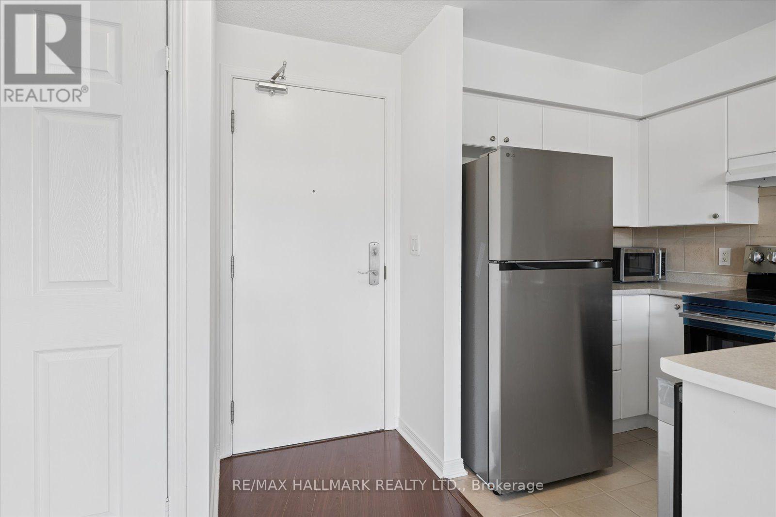 915 - 18 Valley Woods Road, Toronto (parkwoods-donalda), Ontario