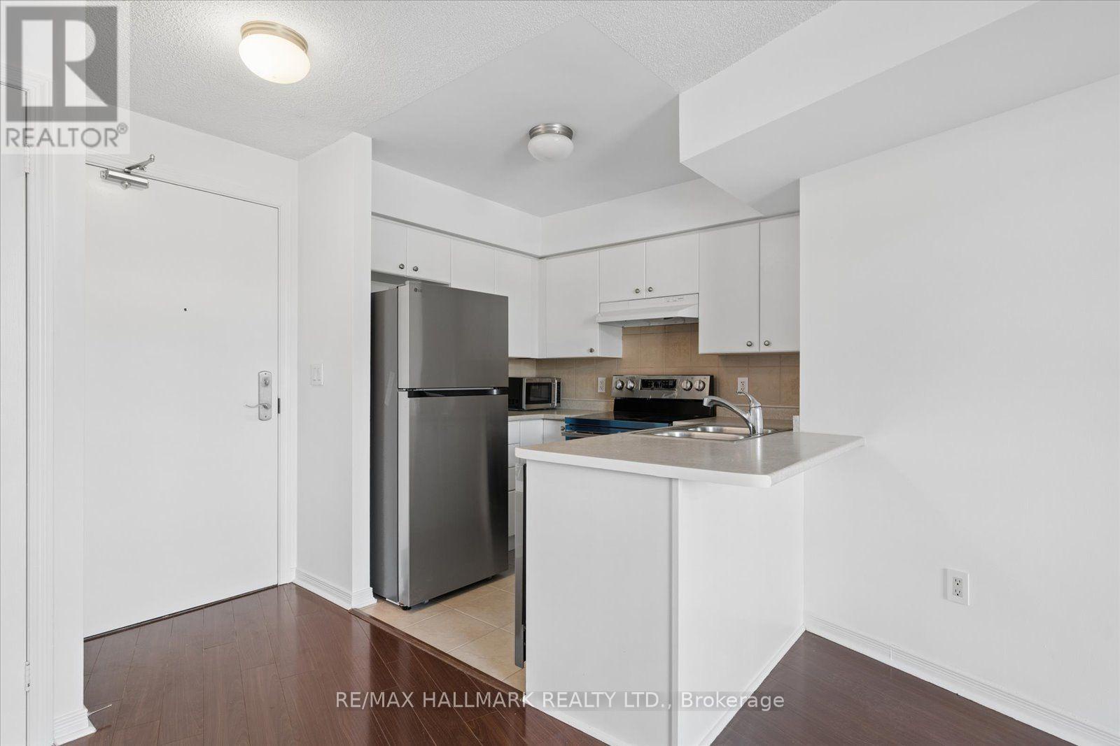 915 - 18 Valley Woods Road, Toronto (parkwoods-donalda), Ontario