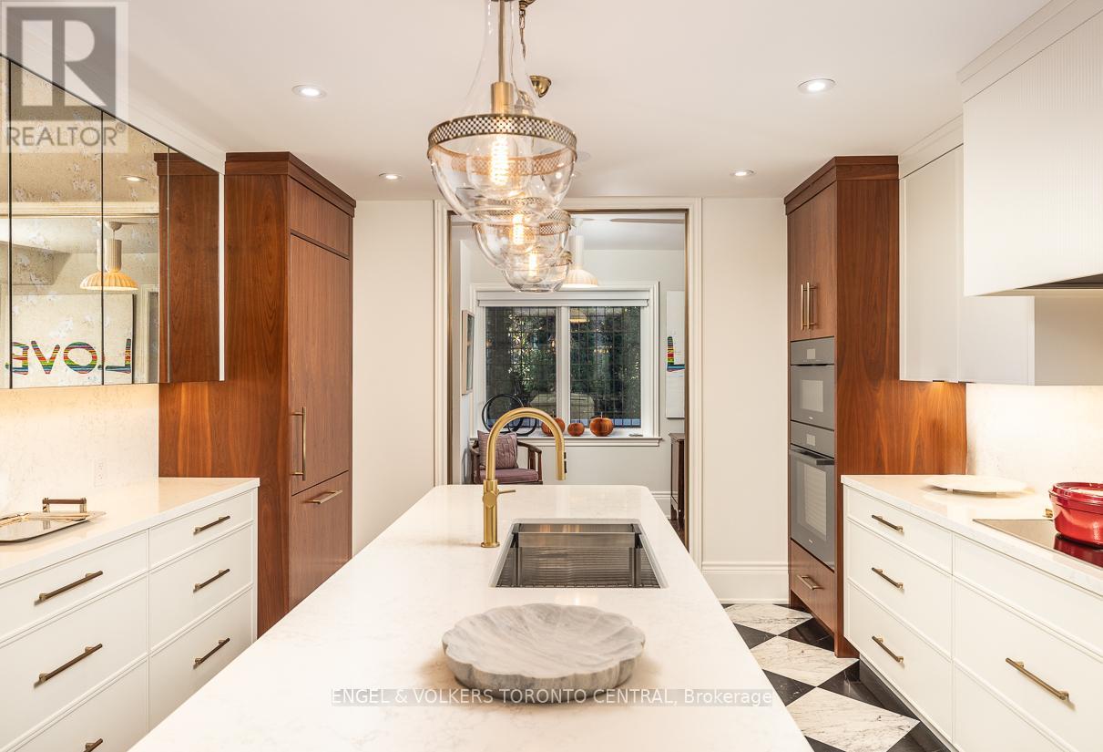 1 Bryce Avenue, Toronto (yonge-st. Clair), Ontario