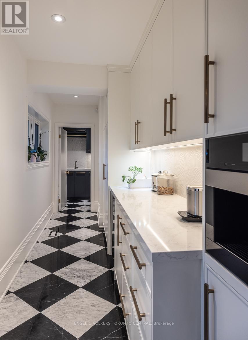 1 Bryce Avenue, Toronto (yonge-st. Clair), Ontario