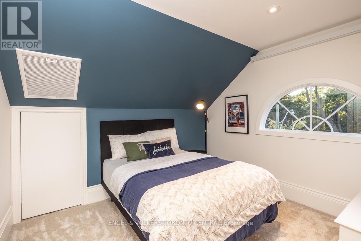1 Bryce Avenue, Toronto (yonge-st. Clair), Ontario