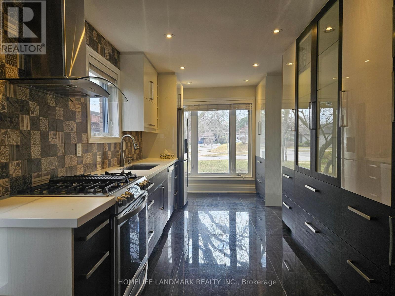 22 Coreydale Court, Toronto (bathurst Manor), Ontario