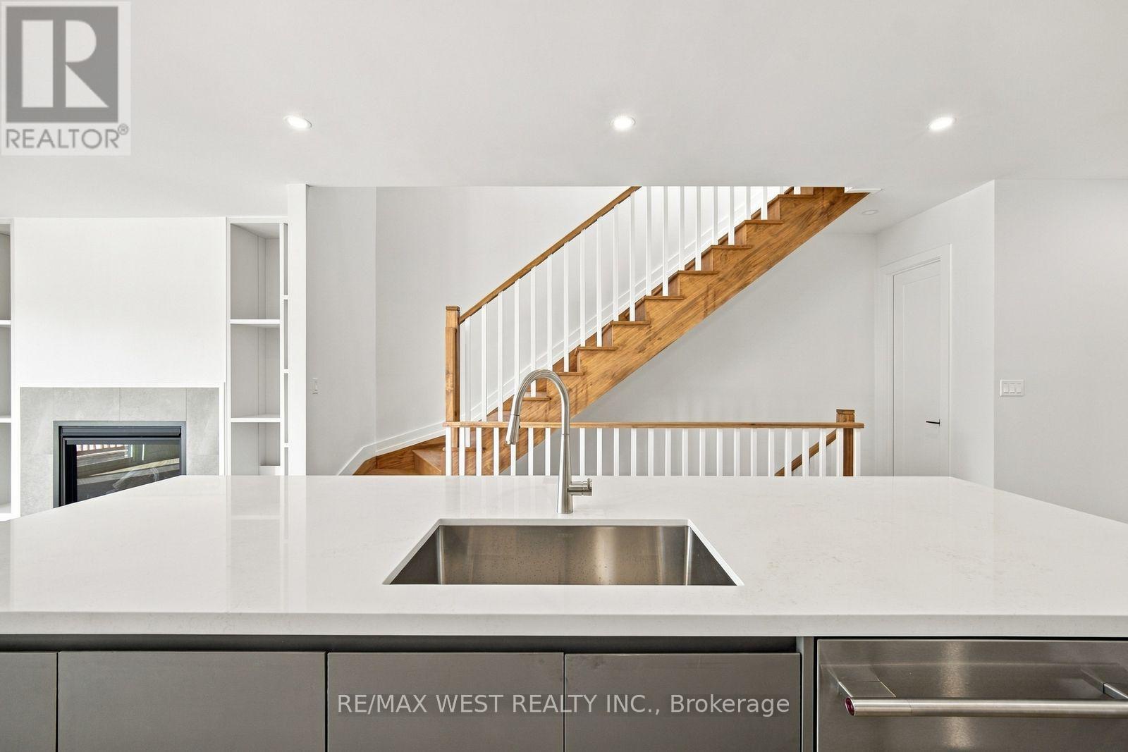 157 Aldercrest Avenue, Toronto (alderwood), Ontario