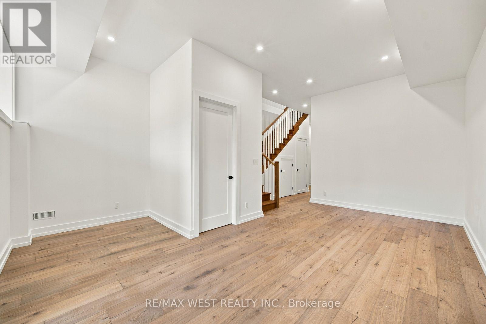157 Aldercrest Avenue, Toronto (alderwood), Ontario