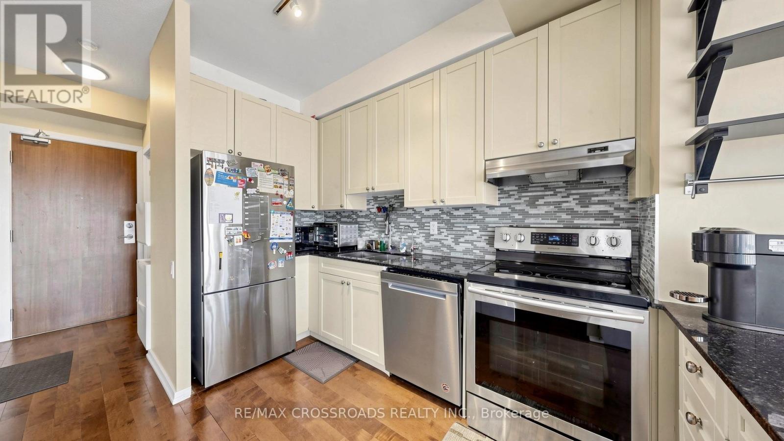 606 - 30 Canterbury Place, Toronto (willowdale West), Ontario