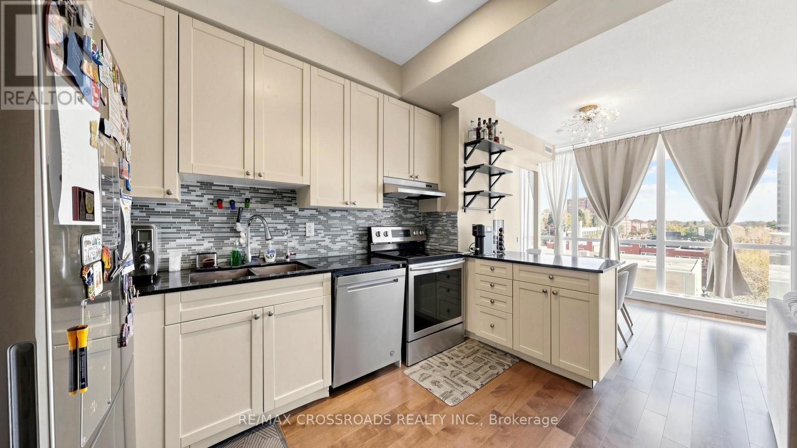 606 - 30 Canterbury Place, Toronto (willowdale West), Ontario
