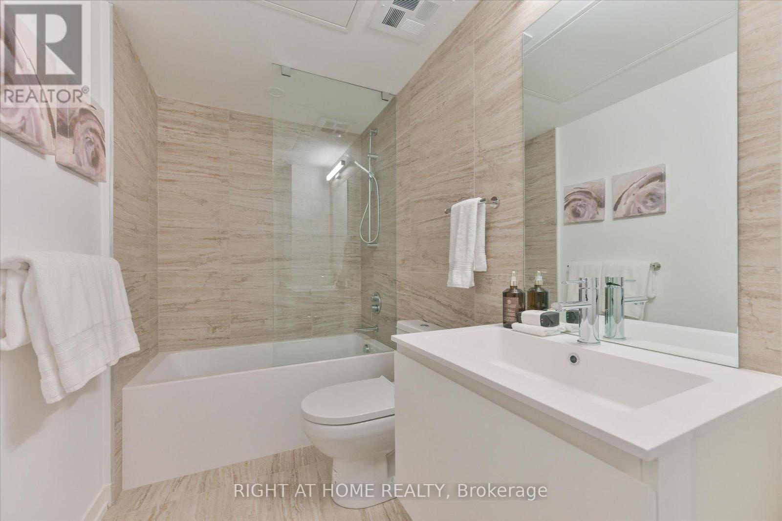 404 - 761 Queen Street E, Toronto (south Riverdale), Ontario