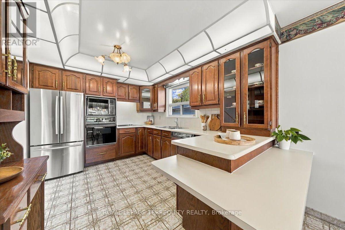 169 Grandravine Drive, Toronto (york University Heights), Ontario