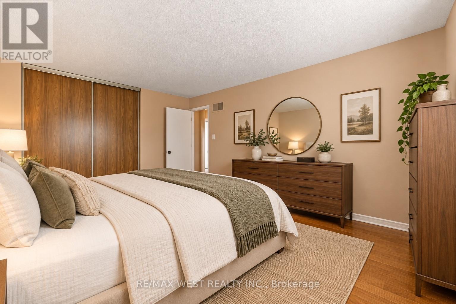 2 Ackrow Court, Toronto (eringate-centennial-west Deane), Ontario