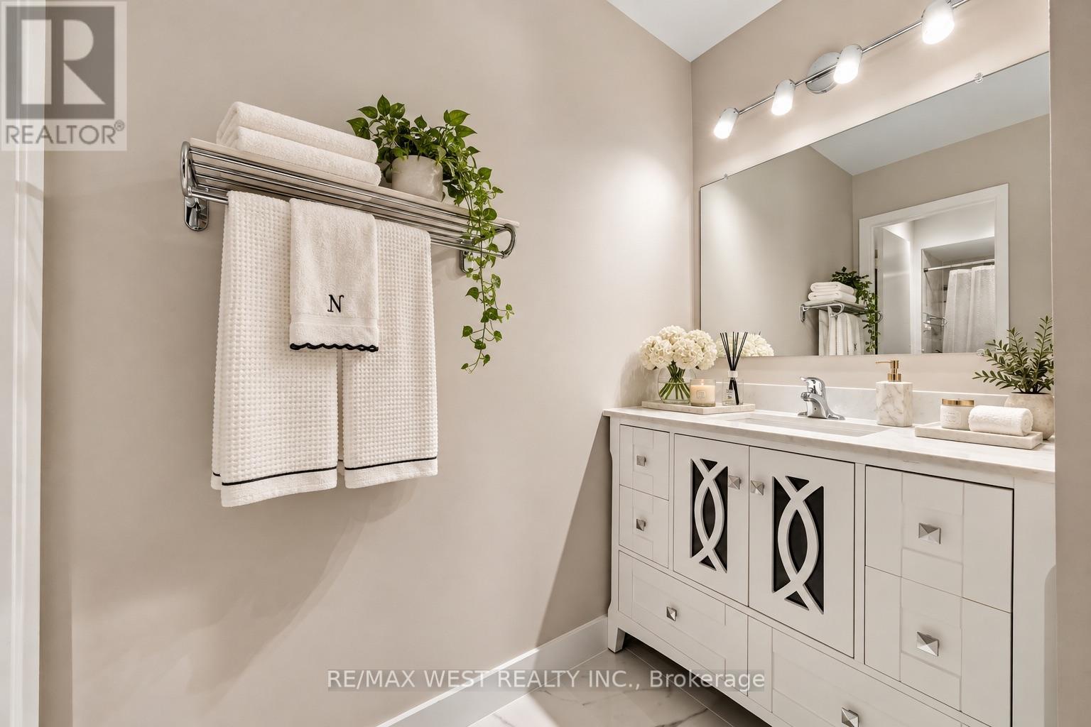 2 Ackrow Court, Toronto (eringate-centennial-west Deane), Ontario