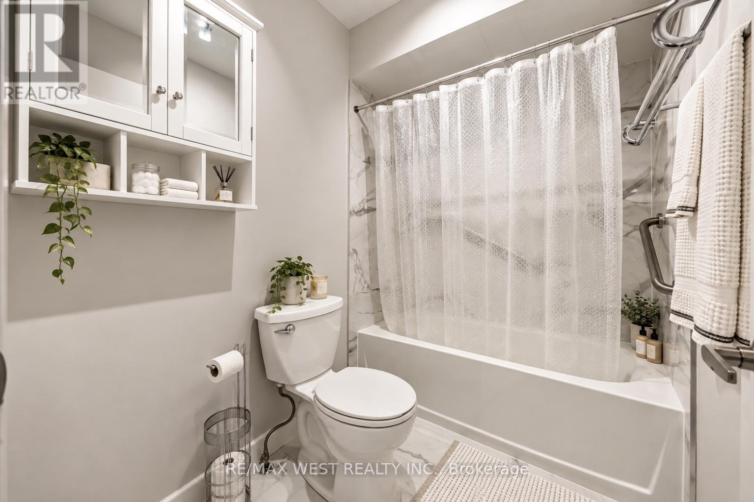 2 Ackrow Court, Toronto (eringate-centennial-west Deane), Ontario