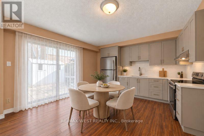 2 Ackrow Court, Toronto (eringate-centennial-west Deane), Ontario