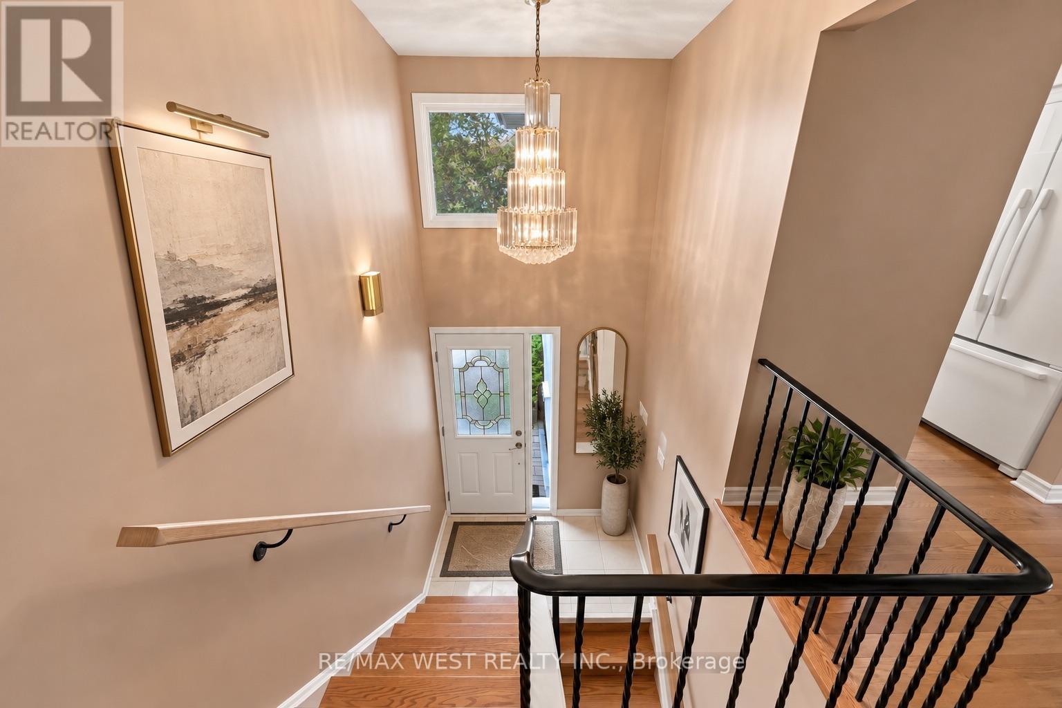 2 Ackrow Court, Toronto (eringate-centennial-west Deane), Ontario