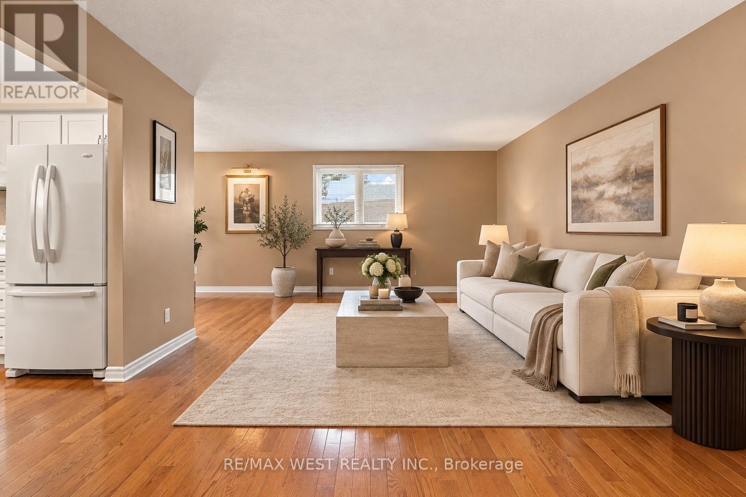 2 Ackrow Court, Toronto (eringate-centennial-west Deane), Ontario