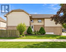2 ACKROW COURT