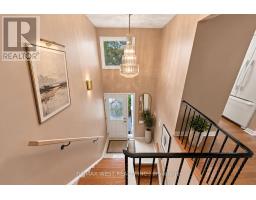 2 ACKROW COURT