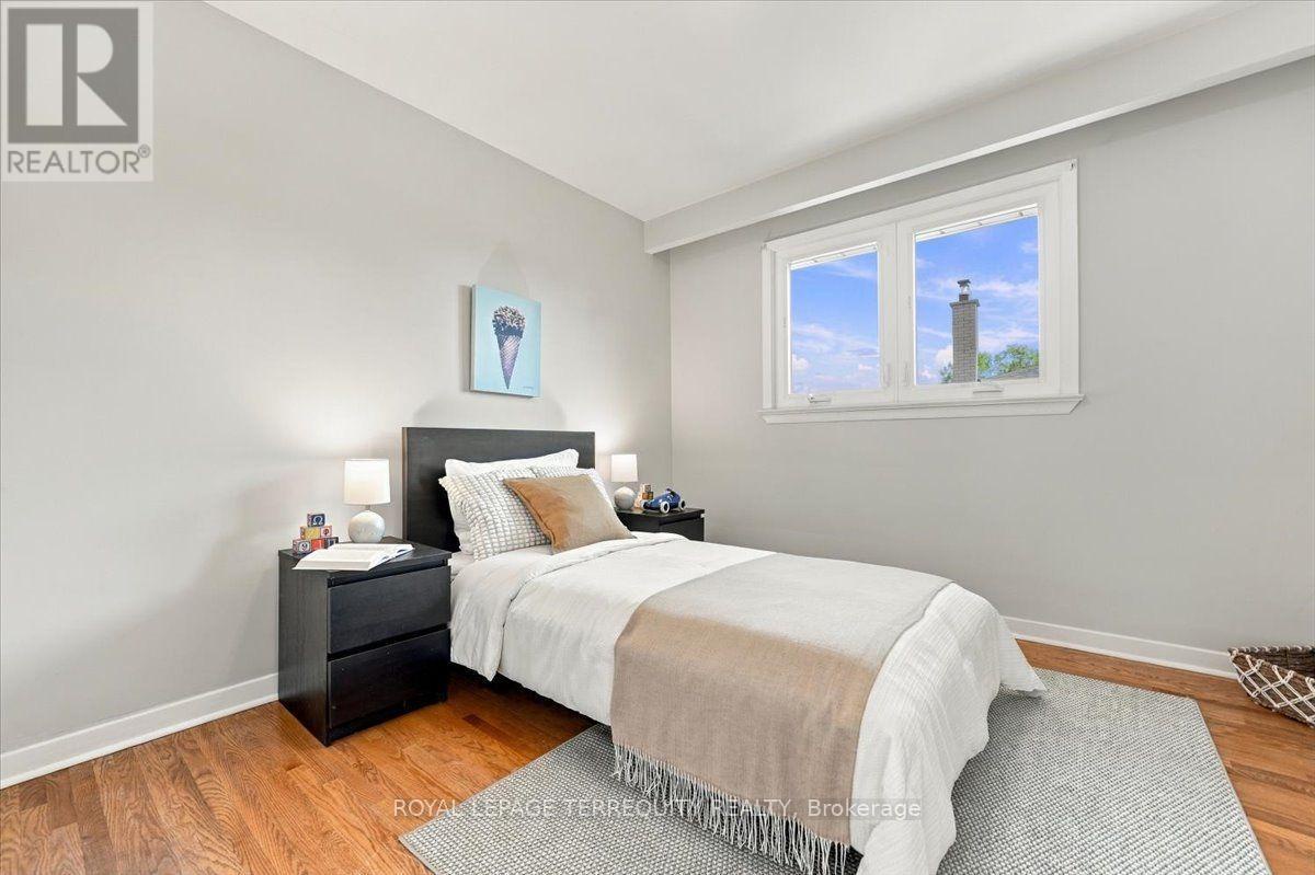 169 Grandravine Drive, Toronto (york University Heights), Ontario